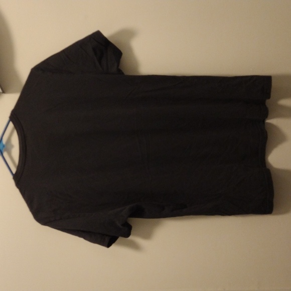 Foreign Exchange skull vneck tshirt - Picture 4 of 4